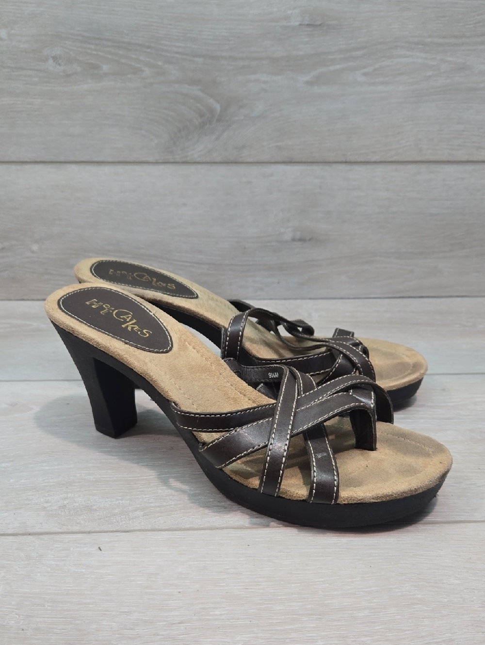 Vintage H T Cakes Y2K Women's Brown Strappy Heeled Sandals Thong Shoes Sz 9.5M